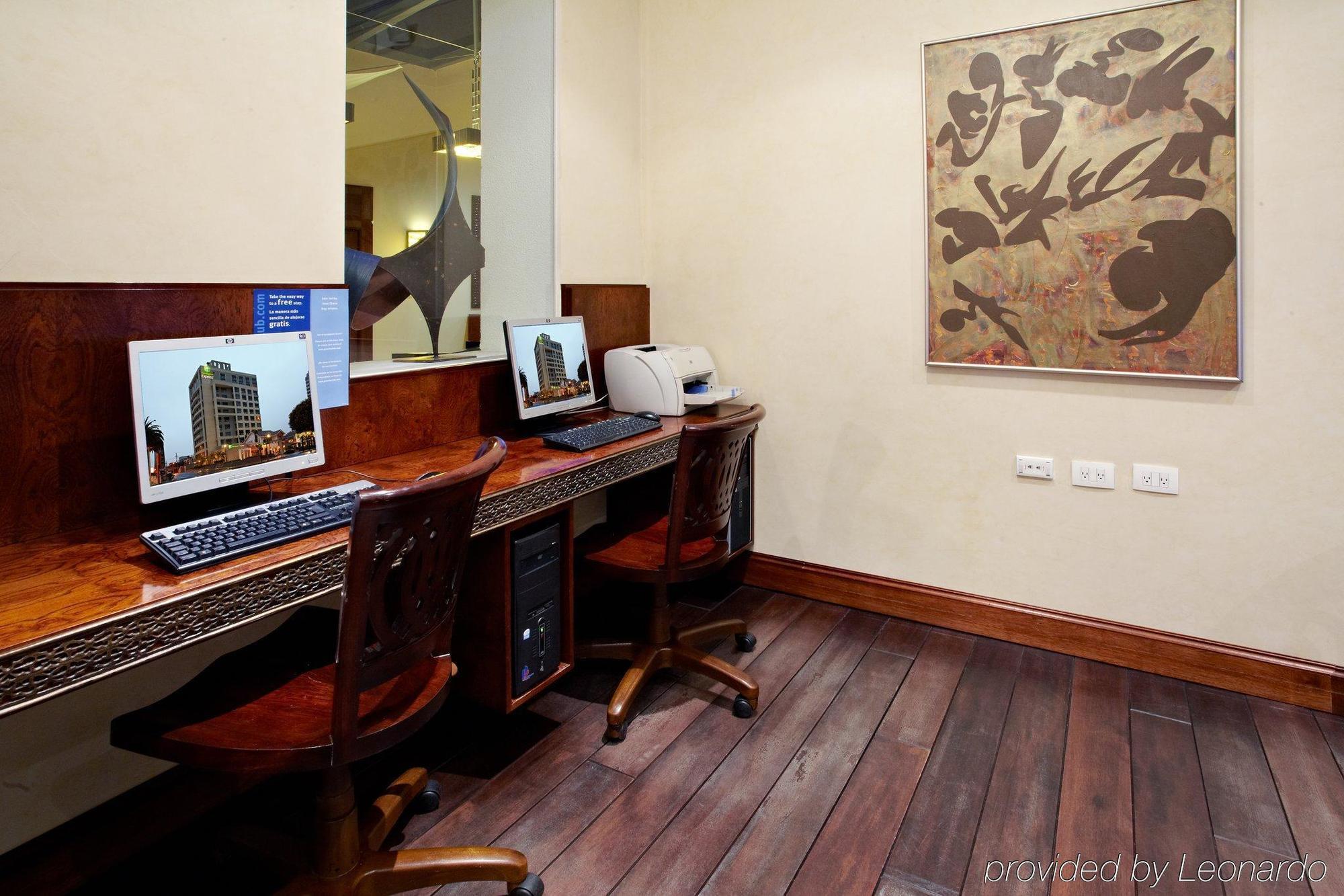 Holiday Inn Express Quito By Ihg Экстерьер фото