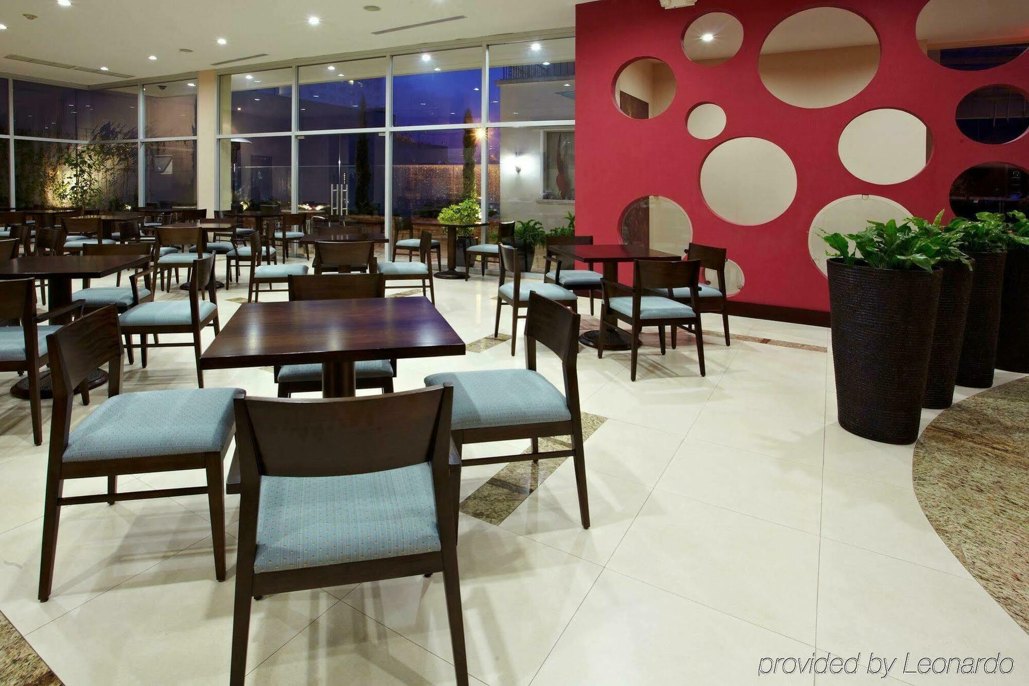 Holiday Inn Express Quito By Ihg Экстерьер фото