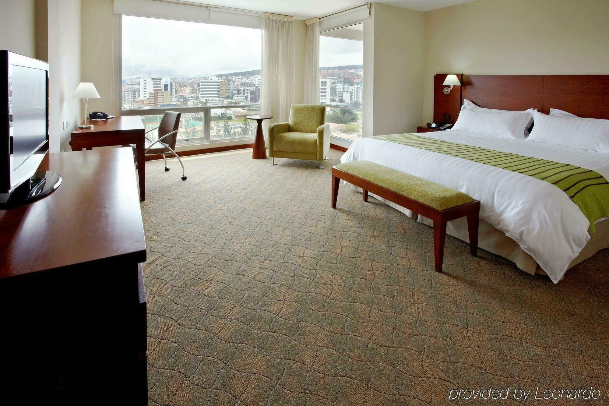 Holiday Inn Express Quito By Ihg Экстерьер фото