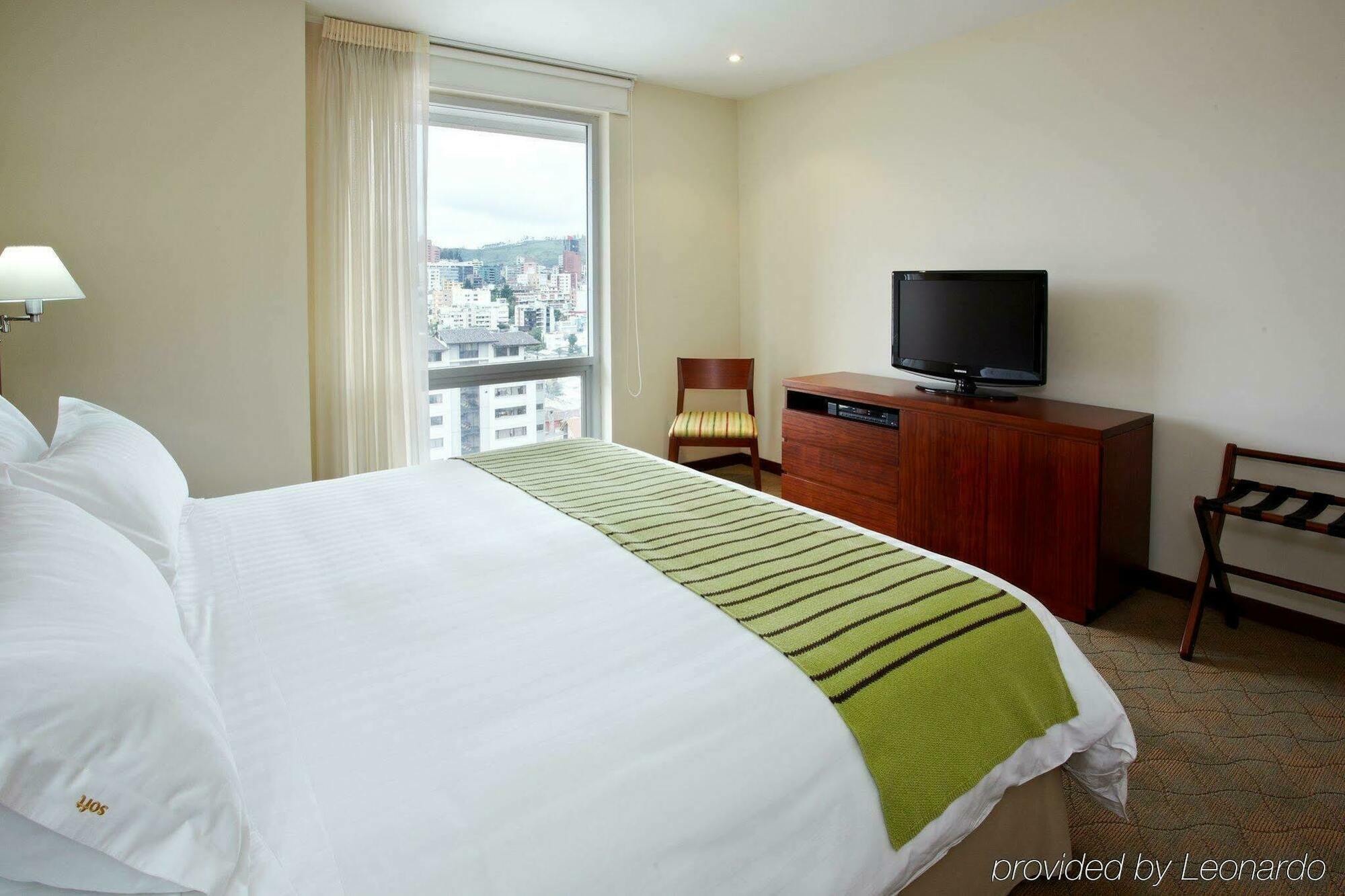 Holiday Inn Express Quito, An Ihg Hotel Экстерьер фото