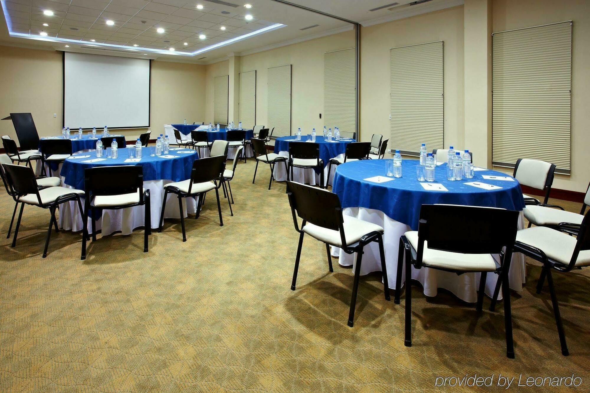 Holiday Inn Express Quito By Ihg Экстерьер фото