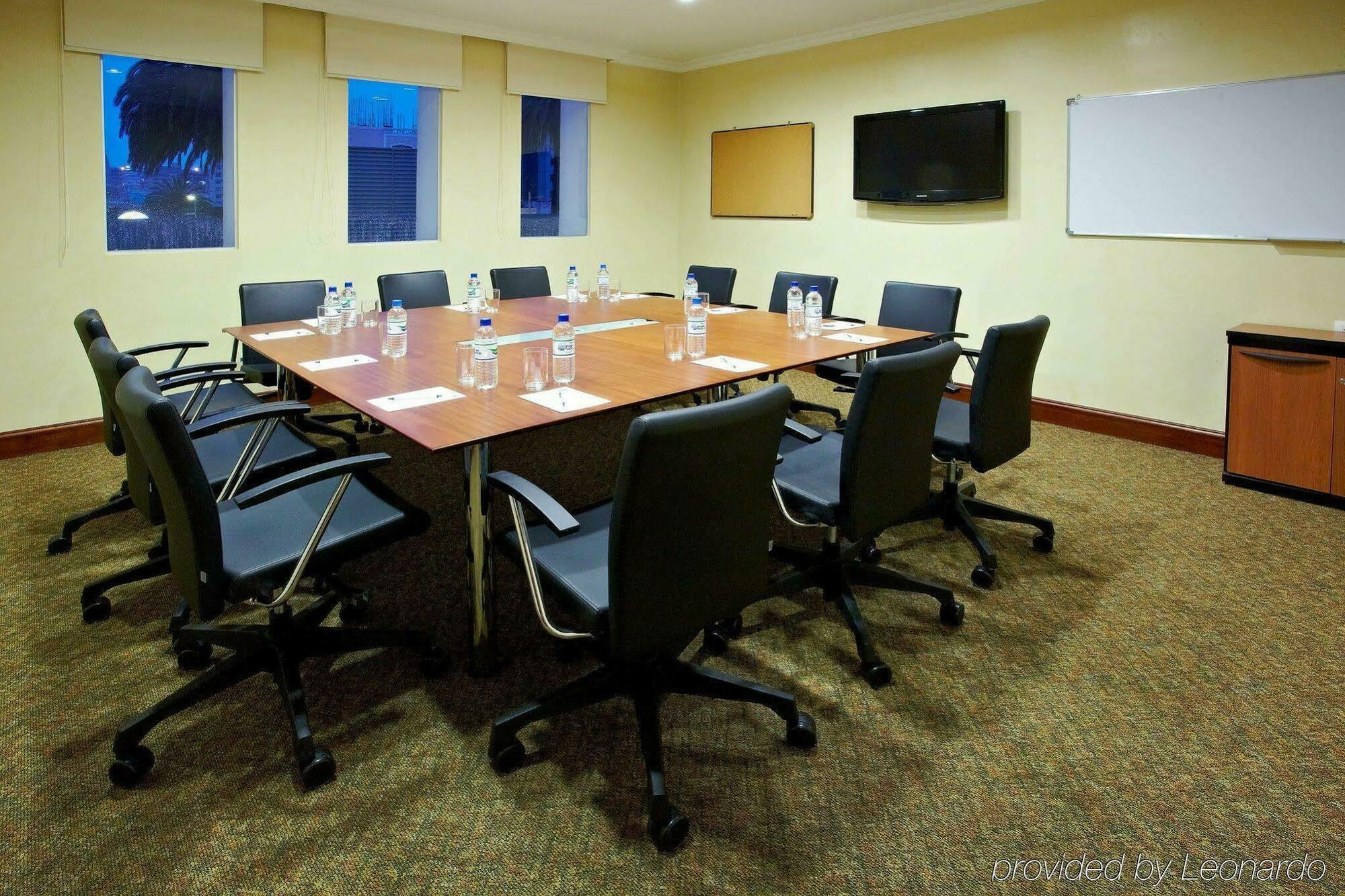 Holiday Inn Express Quito By Ihg Экстерьер фото